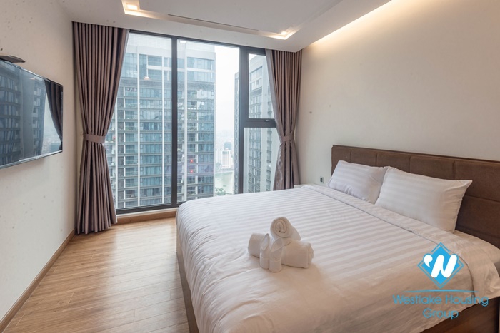 A beautiful and modern 4 bedroom apartment for rent in Metropolis, Ba dinh